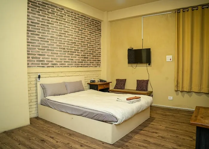 Gecko Restro & Inn Катманду