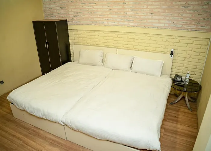 Gecko Restro & Inn 3*